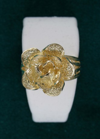 Anello a Rosa in Filigrana Dorata
